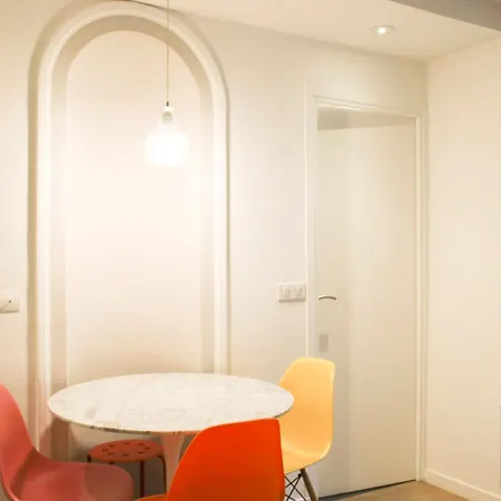 Bright And For 4 In Paris