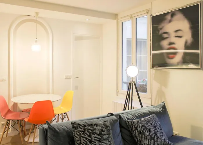 Bright And For 4 In Lägenhet