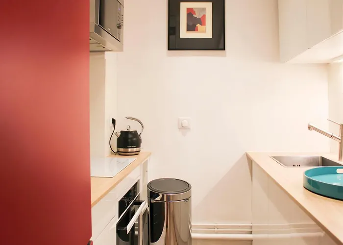 Apartman Bright And For 4 In *