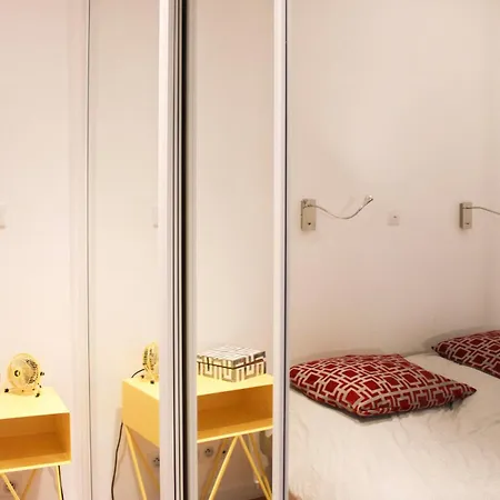 Bright And For 4 In Apartment *